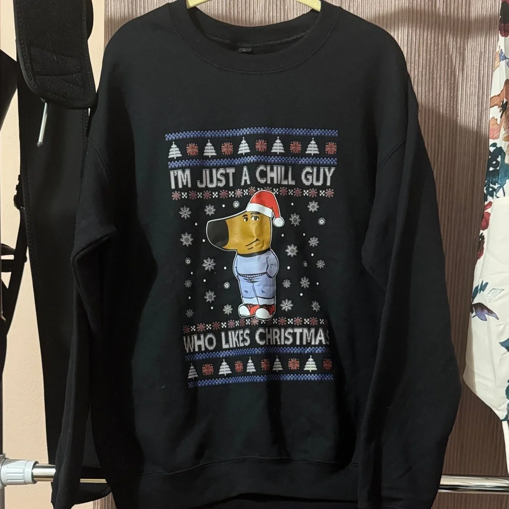 Gildan Black Crewneck Sweater with Christmas Dog Design - Picture 1 of 3